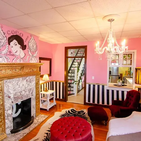 Spacious 4 Bedroom Apartment Close To Nyc
